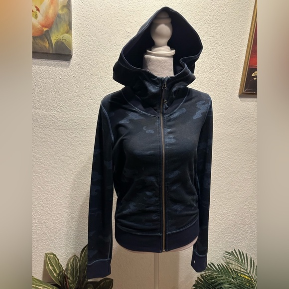 Lululemon Namaskar Zip Hoodie Jacket, Camo Slick Blue, Size 4 - Picture 1 of 8